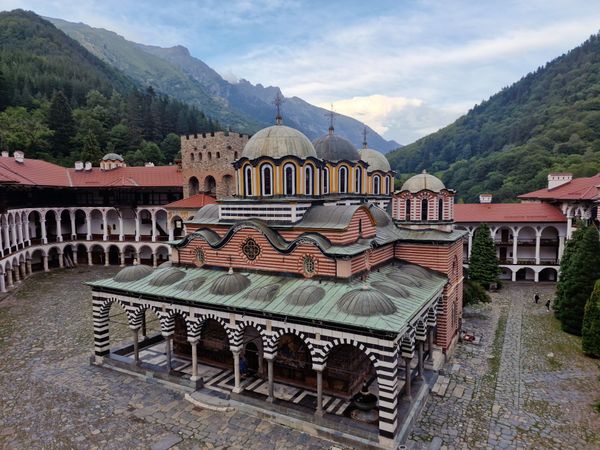 Bulgarisches Kloster mit atemberaubender Kunst