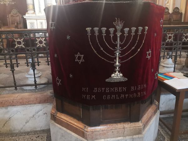 Prachtvolle Synagoge besichtigen