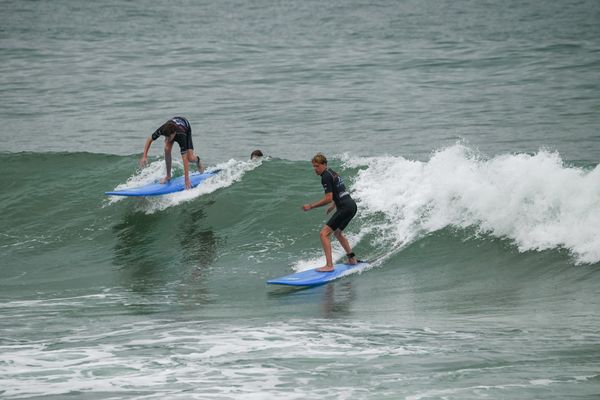 Surfkurse am Ursprung des Surfens in Europa