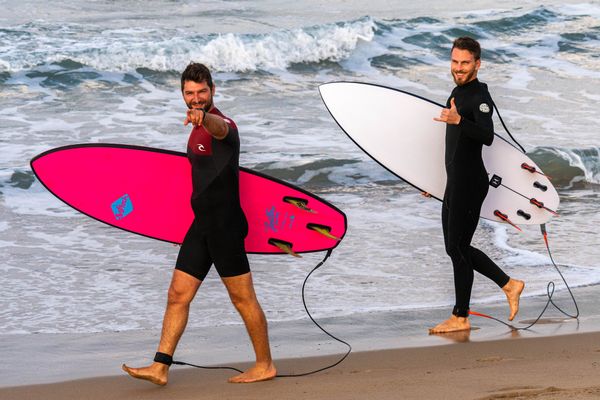 Surfen lernen am Strand