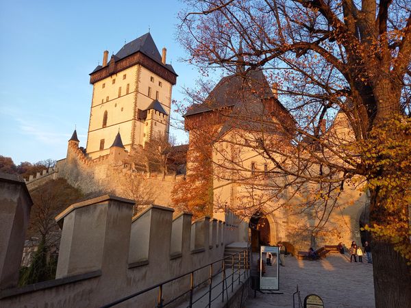 Majestätische Burgansicht