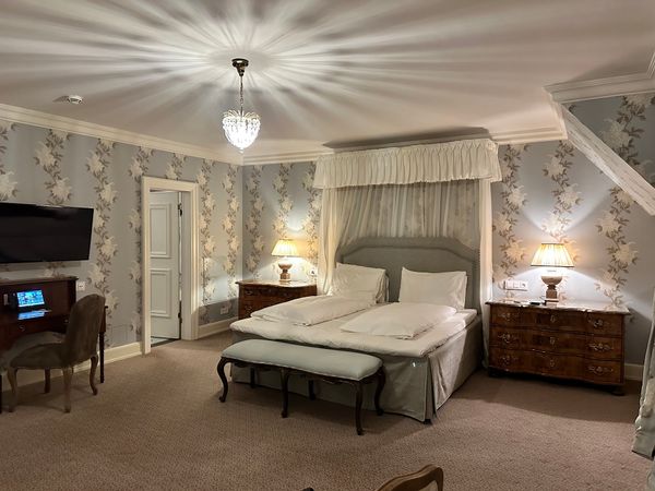 Übernachte wie ein König im historischen Schlosshotel