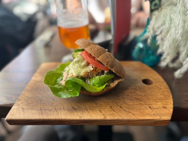 Originelle Fischbrötchen am Hafen