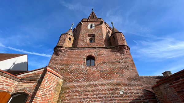 Mittelalterliches Tor als Stadtikone