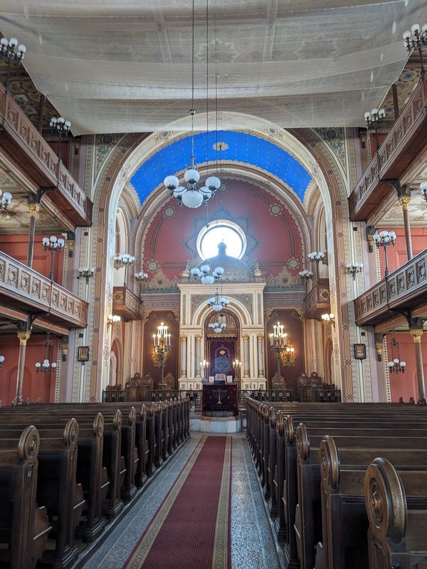 Prachtvolle Synagoge besichtigen