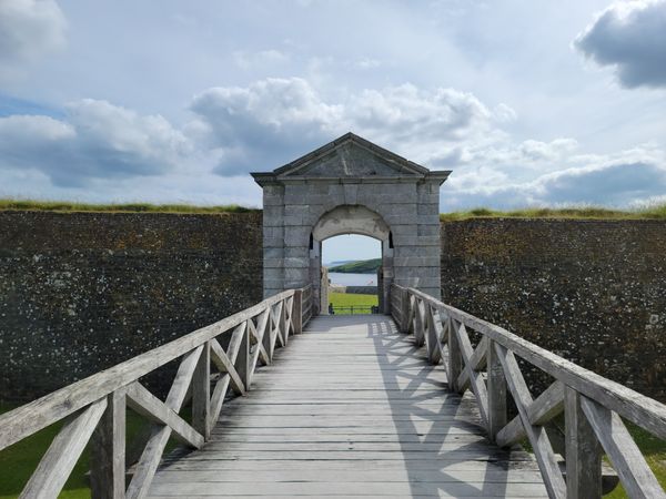Historische Festung mit Meerblick