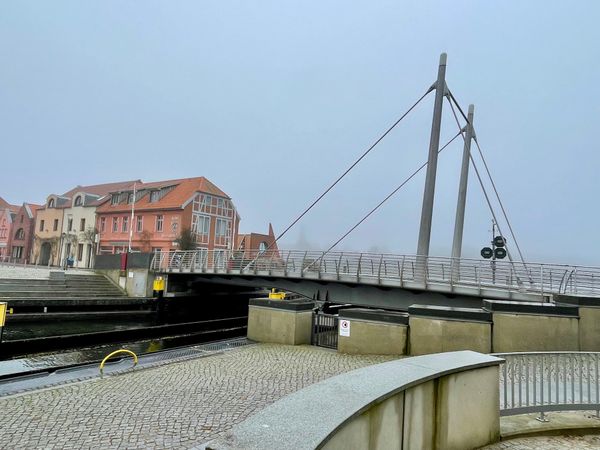 Authentische Fischküche direkt an der Drehbrücke