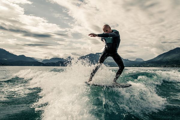 Wassersport-Action auf dem Annecy-See