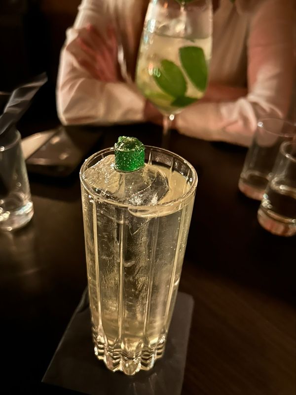 Cocktailkunst im geheimen Ambiente