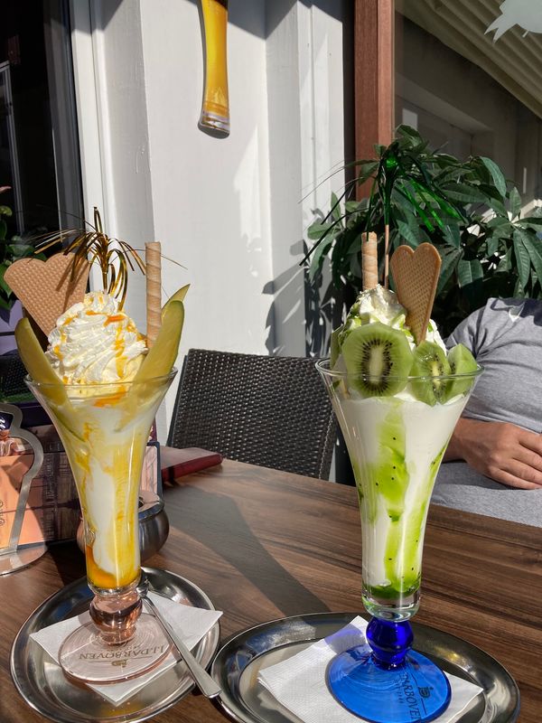 Erfrischende Eiscreme am Strand