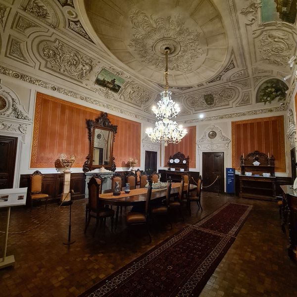 Kunstvielfalt in historischem Palast