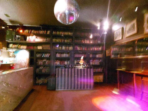 Nachtclub in ehemaliger Buchhandlung