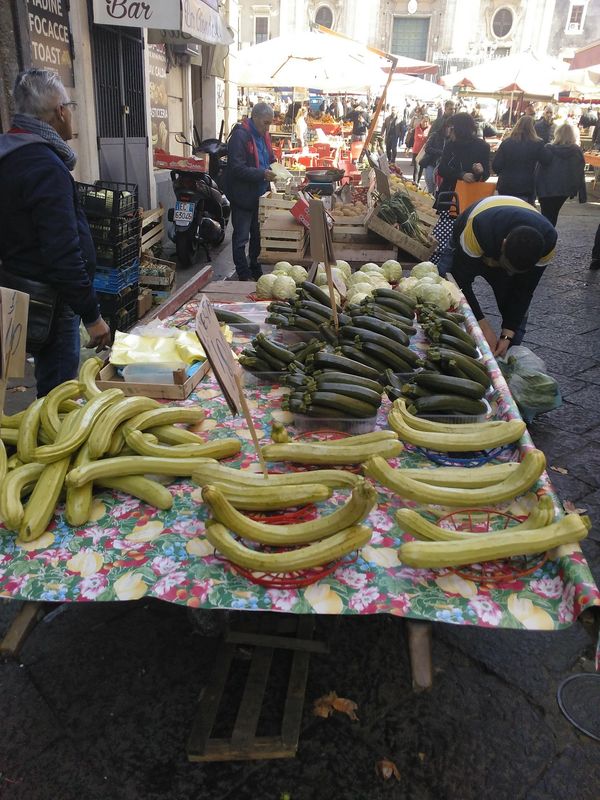 Trubel und Schätze auf dem Flohmarkt finden