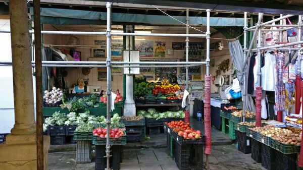 Historischer Markt voller Leben