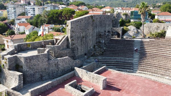 Historische Festung mit atemberaubender Aussicht