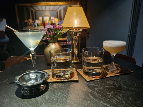 Cocktails in einem Banktresor