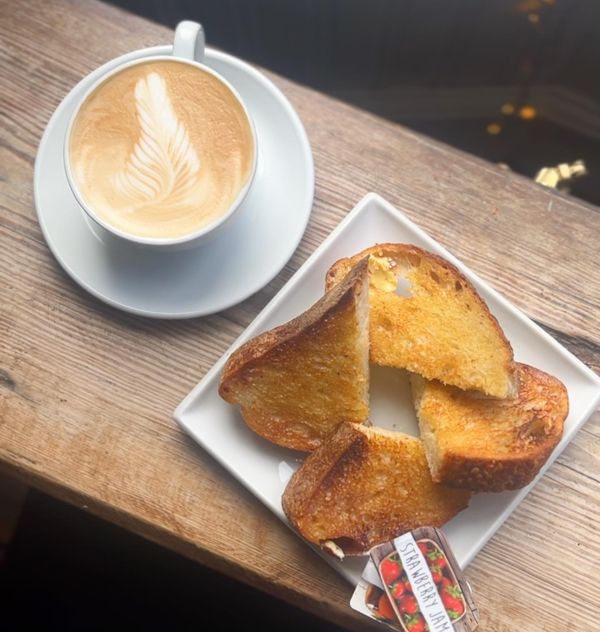 Kaffeepause über den Dächern