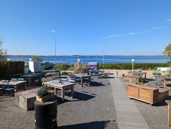 Strandkulinarik in reetgedecktem Fachwerkhaus