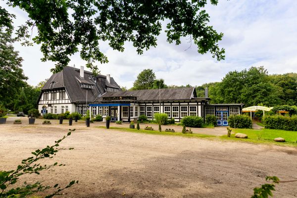 Historisches Haus mit malerischer Seeterrasse