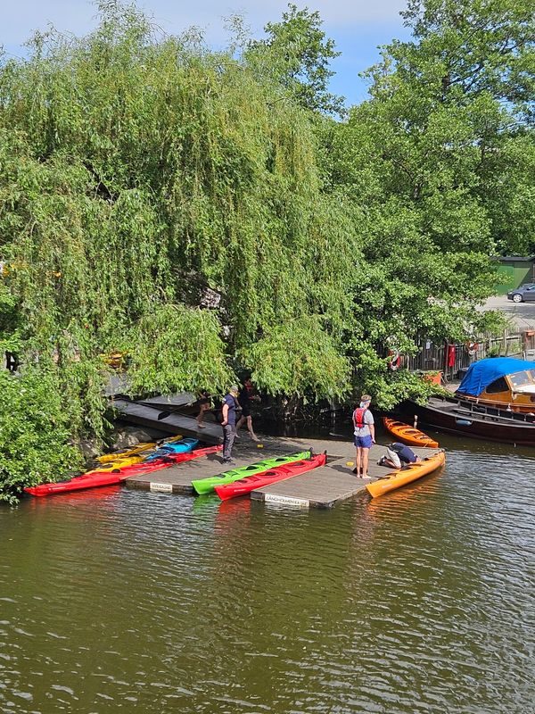 Kajakabenteuer in der Stadt