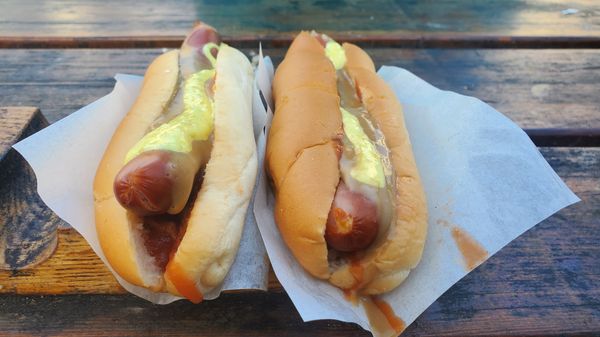 Legendäre Hotdogs probieren