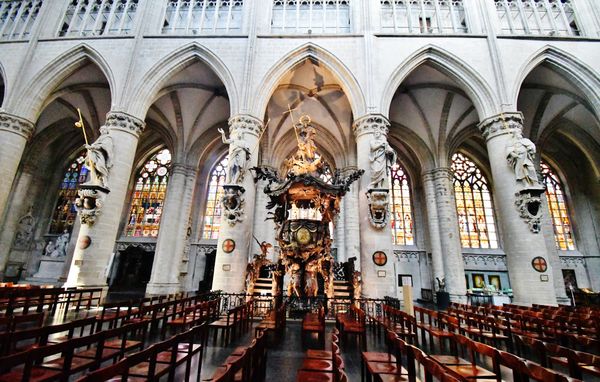 Geheimnisvolle Krypta entdecken