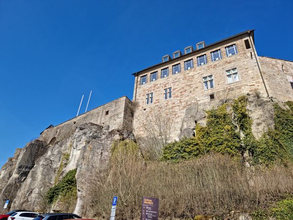 Märchenhaftes Schloss mit Seeblick