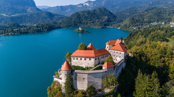 Mittelalterliche Burg mit Panoramablick