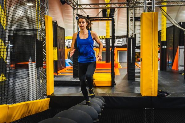 Actionreicher Ninja Warrior Parcours
