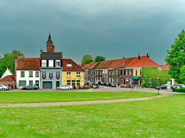 Historische Windmühlen am Stadtrand