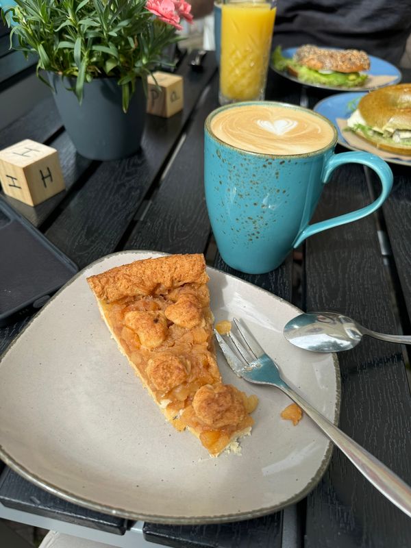 Genieße Kaffee in gemütlicher Atmosphäre