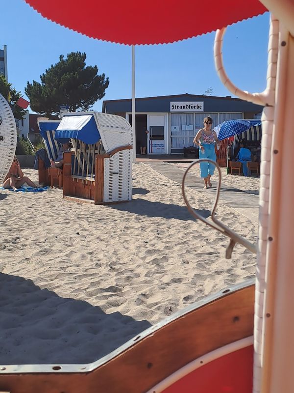 Gemütlich den Tag am Meer genießen