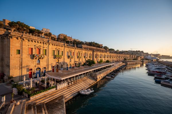 Farbenfrohes Fest am Valletta Waterfront