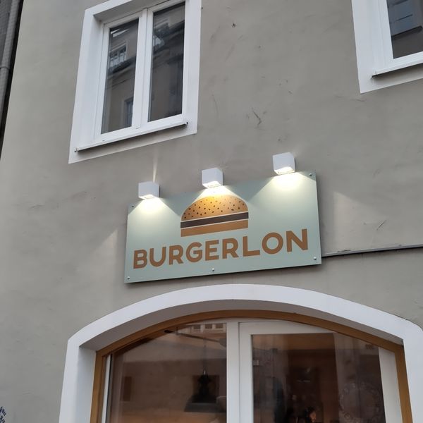 Burger-Genuss in gemütlicher Atmosphäre