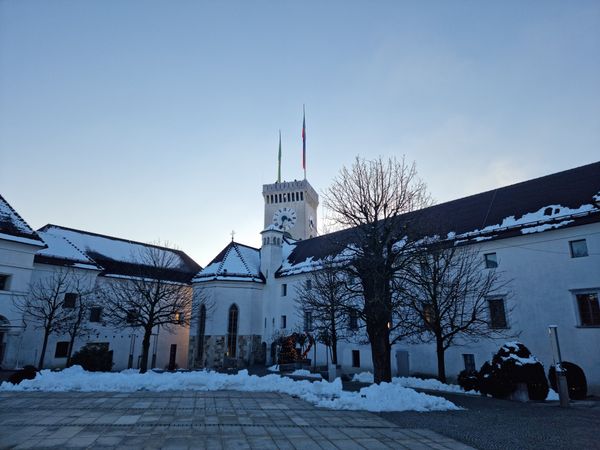 Eintauchen in mittelalterliche Pracht und moderne Annehmlichkeiten