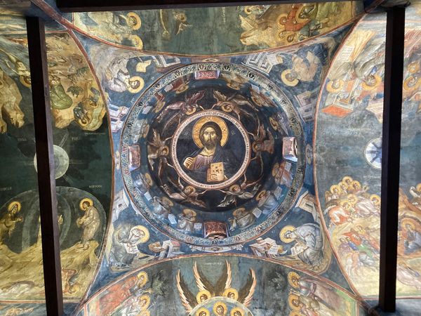 Byzantinische Schönheit mit Wandmalereien