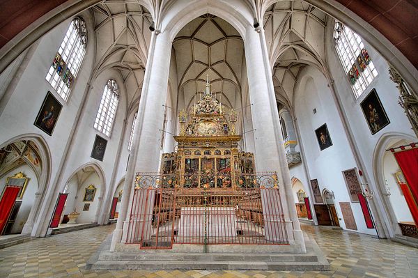 Gotische Schönheit prägt Stadtbild
