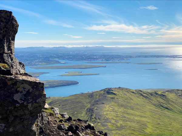 Wandern mit Blick auf Reykjavík