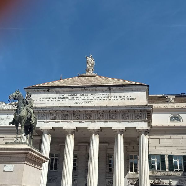 Das pulsierende Herz Genuas: Piazza de Ferrari