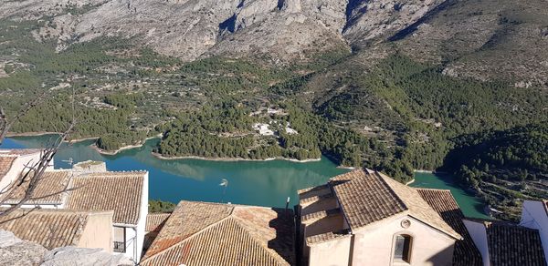 Mittelalterliches Dorf mit atemberaubender Aussicht