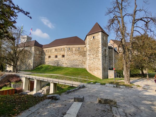 Eintauchen in mittelalterliche Pracht und moderne Annehmlichkeiten