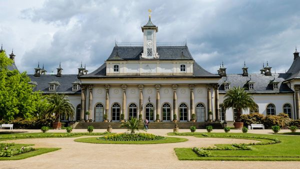 Schloss und Park mit einzigartiger Flora