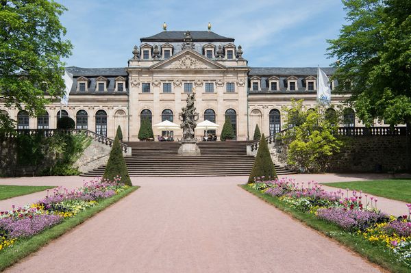 Eleganz neben dem Schloss