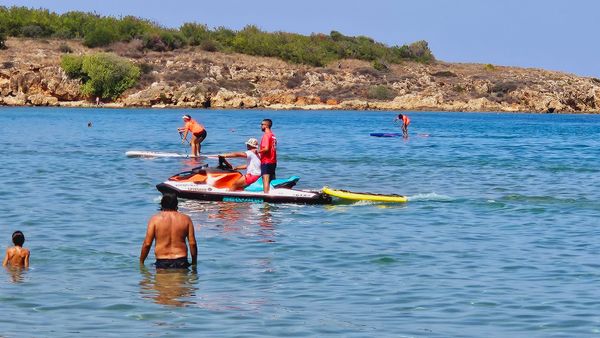 Surfen lernen am Strand