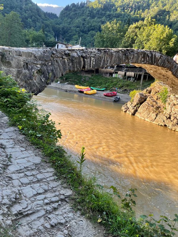 Erkunde versteckte Wasserfälle