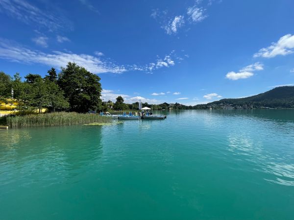 Badespaß mit Seeblick