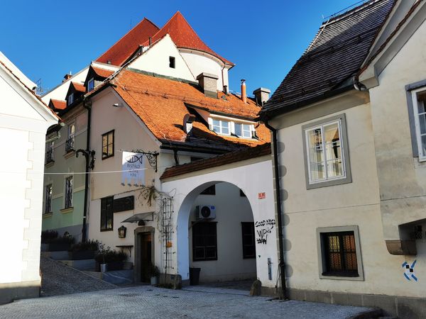 Historisches Flair und lebendige Kultur am Ufer der Drau