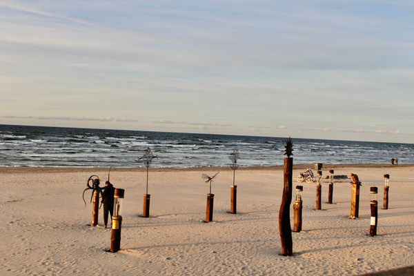 Sonnenbaden am goldenen Strand