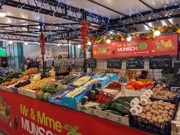 Markthalle voller kulinarischer Schätze