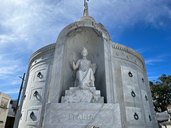 Einzigartige Friedhofsarchitektur